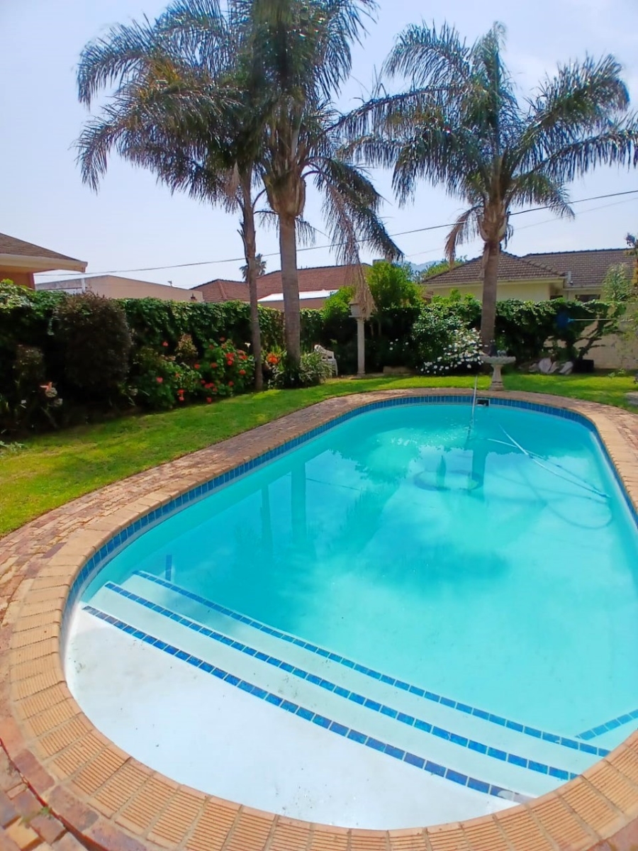 7 Bedroom Property for Sale in Langgewacht Western Cape